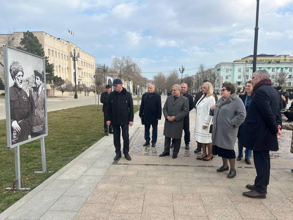 В Махачкале состоялось открытие Года Расула Гамзатова, приуроченное к  празднованию 100-летия со дня рождения поэта | 07.03.2023 | Новости Дербента  - БезФормата